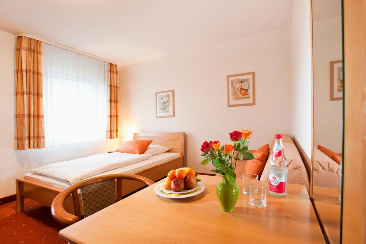 Hotel Kaeferstein Garni Нюрнберг Екстер'єр фото